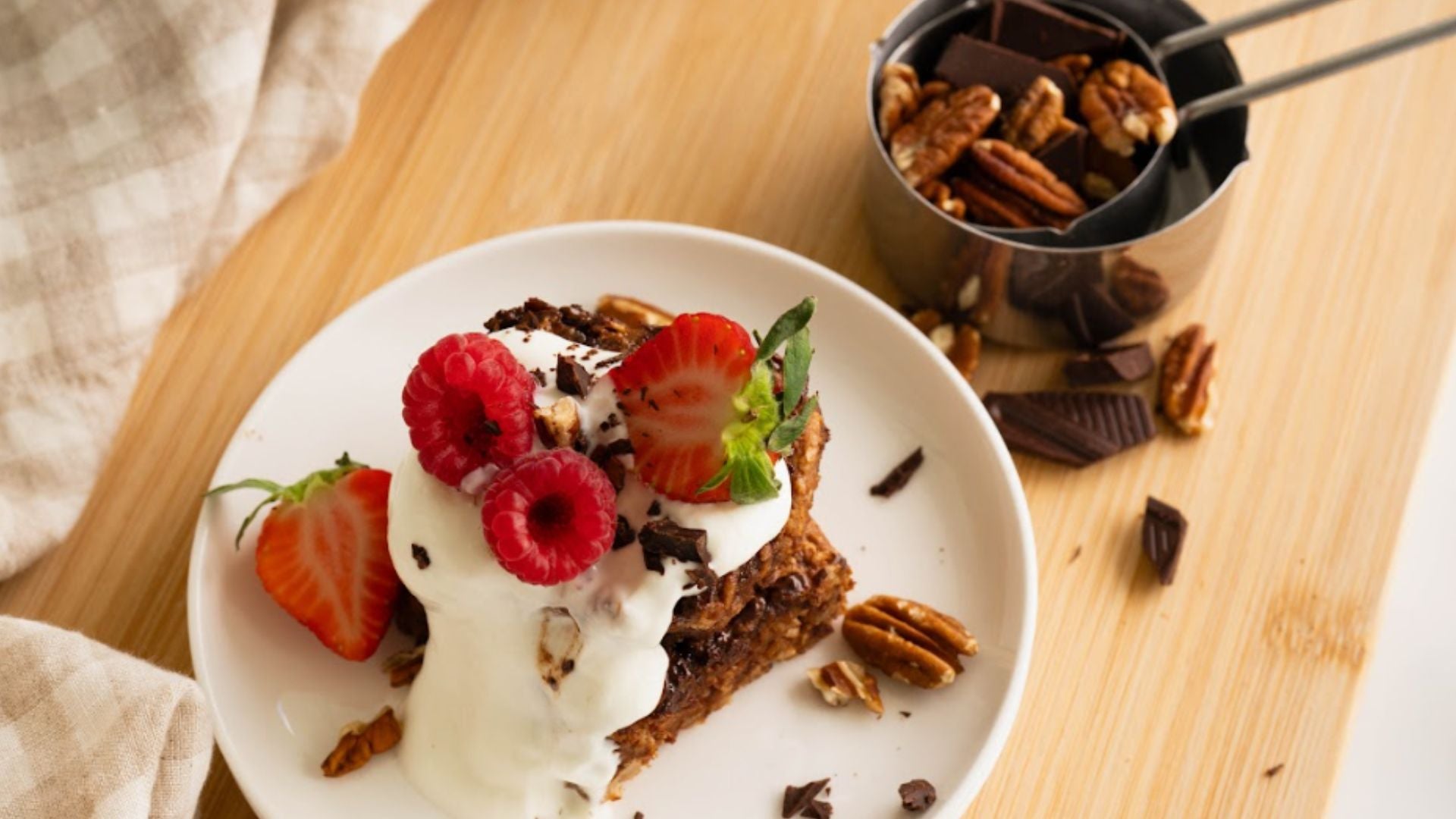 Choc Brownie Baked Oats | Protein + Prebiotics